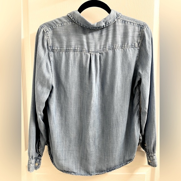 {NOT FOR SALE} Banana Republic Untucked Chambray Tencel Shirt SP - Picture 5 of 10